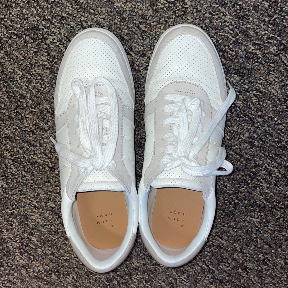 A new day sneakers !!!